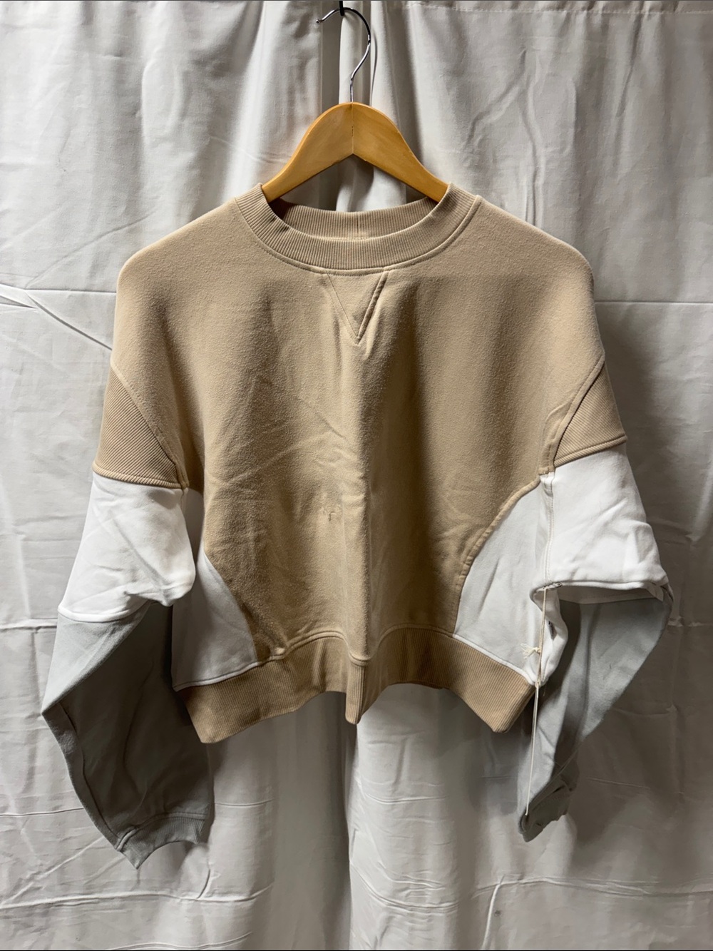 feat Cropped Sweatshirt - Beige & White